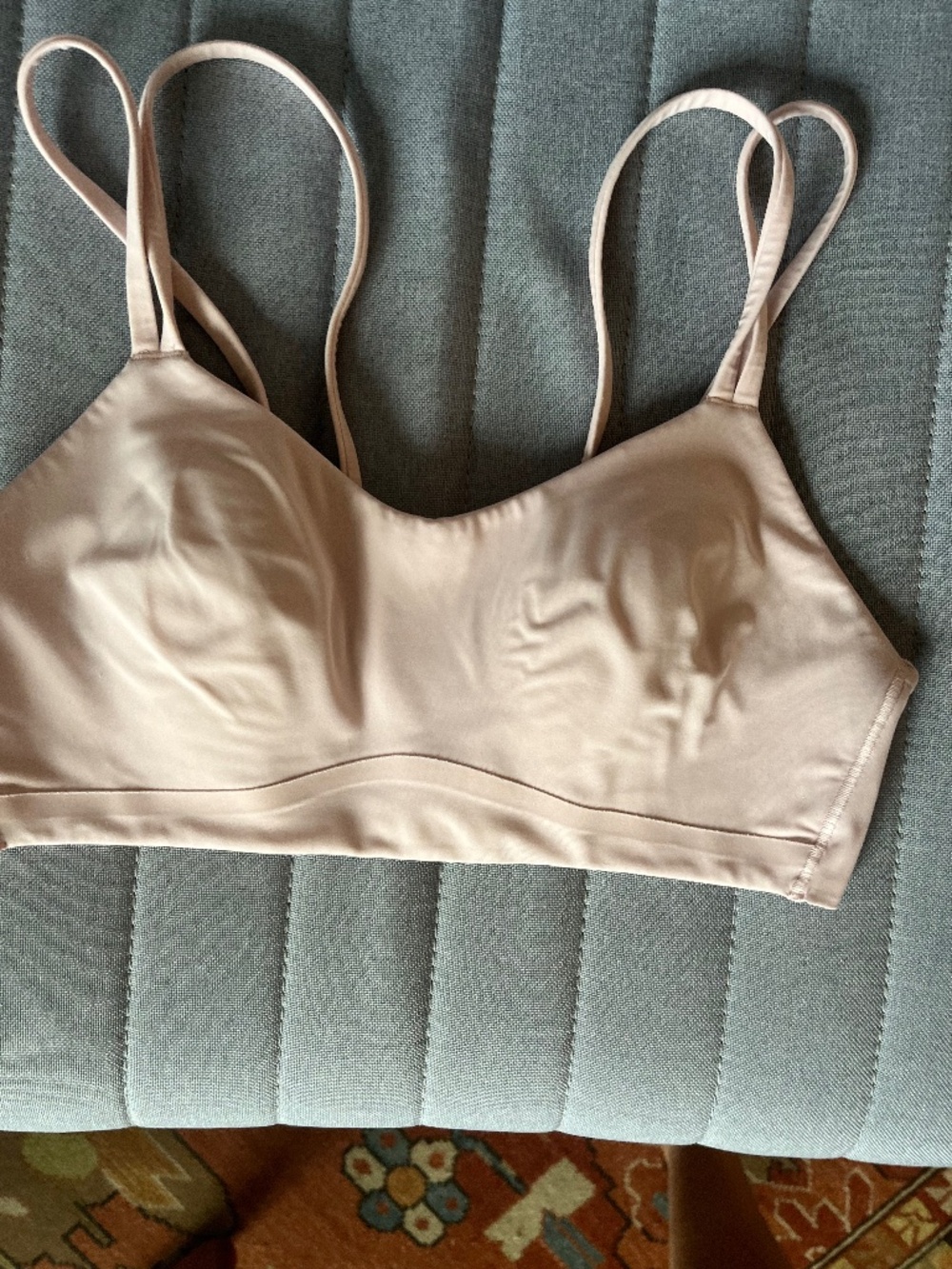 Lululemon size 6 like a cloud bra top pale pink